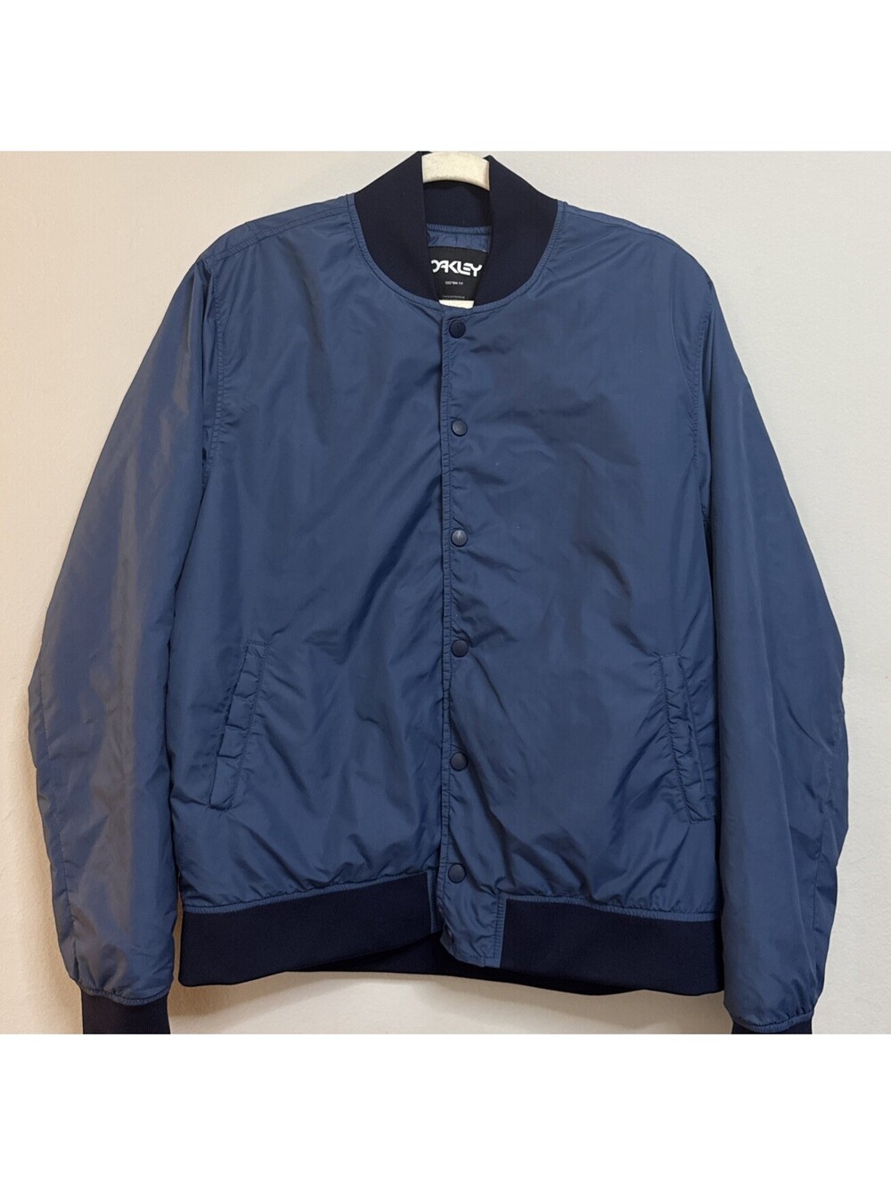 Oakley Custom Fit Insulated Bomber Jacket Men’s L Blue Snap Front Made Portugal